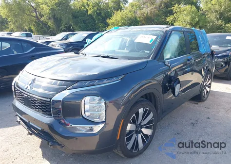 2025 Mitsubishi Outlander Se 2.5 2Wd z USA, uszkodzony, nr VIN JA4J3VA82SZ033894